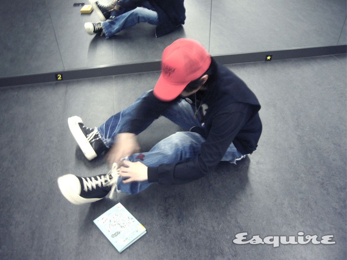 미니 4집 'My First Kick(마이 퍼스트 킥)' 발매를 기념해 인터뷰를 진행한 킥플립 동화