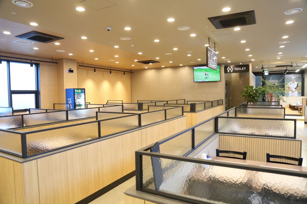 내부가 깔끔해 편안하게 식사를 즐길 수 있다. / 출처: 소금산막국수 네이버지도 업체 제공