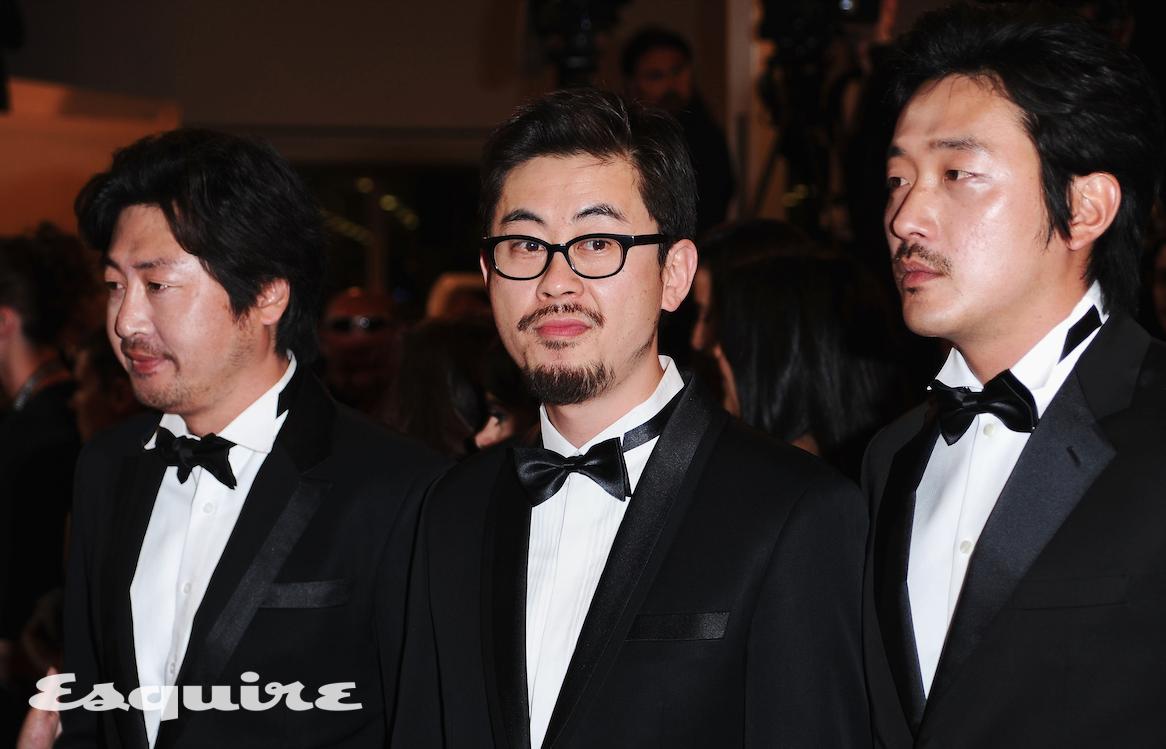 2011년 '황해'로 칸에 초청받은 나홍진 감독과 배우 김윤석 하정우의 모습. 