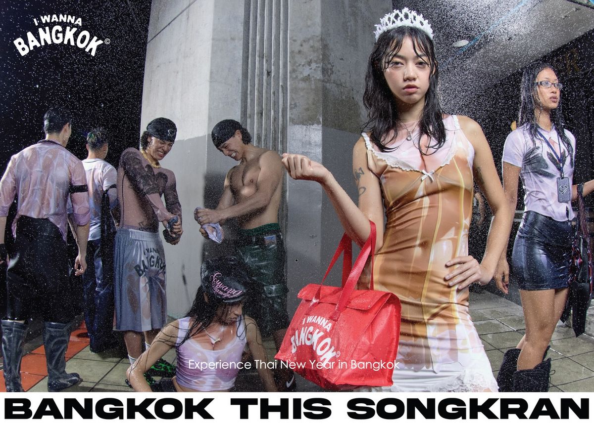 옷이 물에 젖어 신체 라인이 도드라지게 표현한 송크란 컬렉션. / 이미지 출처: IWANNABANGKOK 