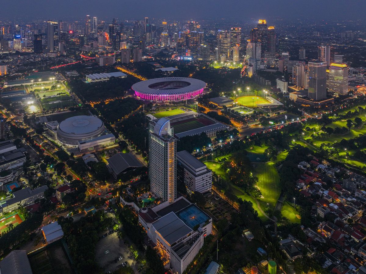 호텔 물리아 세나얀 자카르타의 항공 뷰. 호텔을 중심으로 다양한 스포츠와 공연이 이뤄지는 경기장과 골프장이 마련돼있다. / 이미지 출처: 호텔 물리아 세나얀