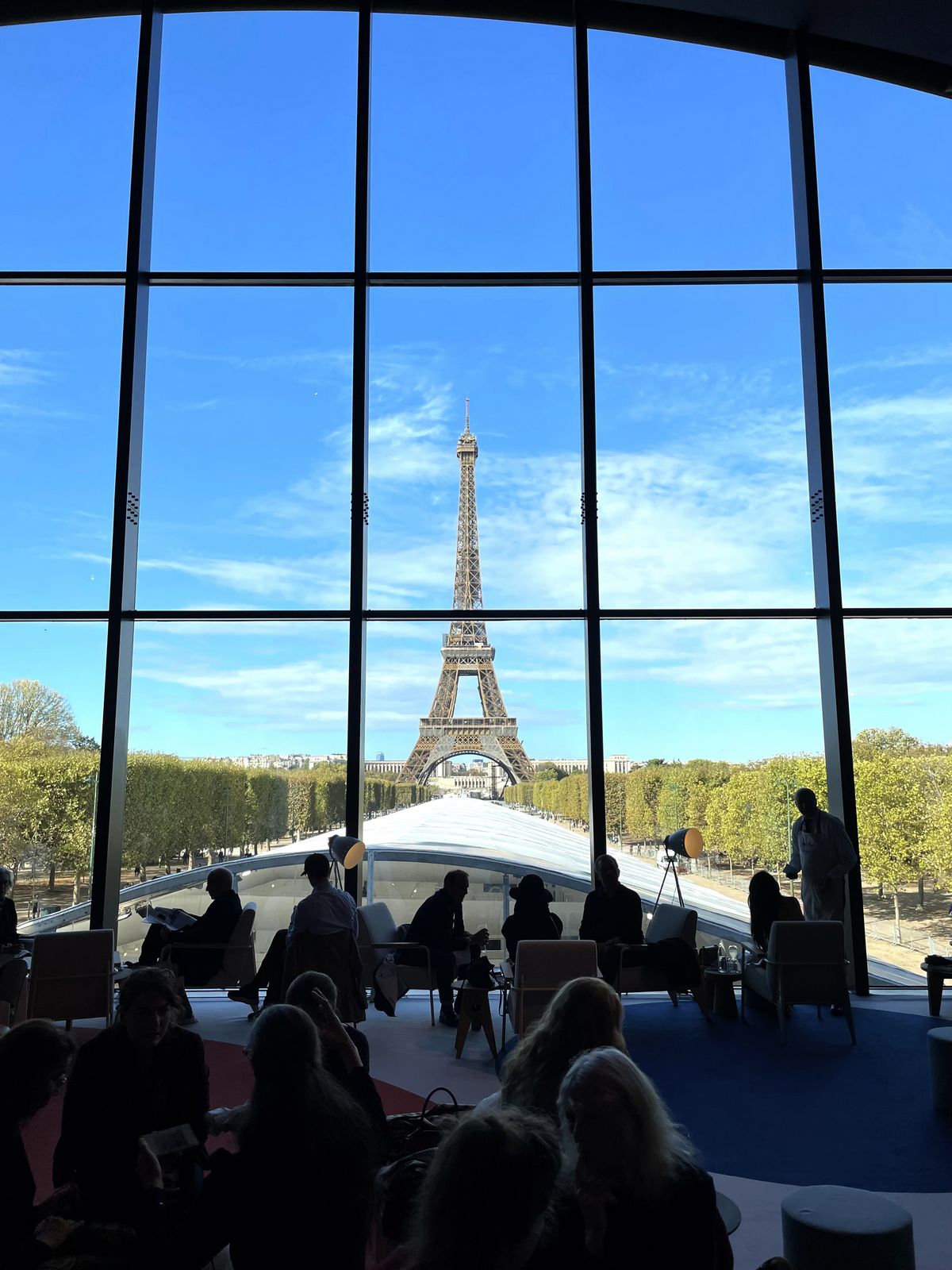 프랑스 파리의 아트 페어 VIP 라운지 / 이미지 출처: 필자 촬영