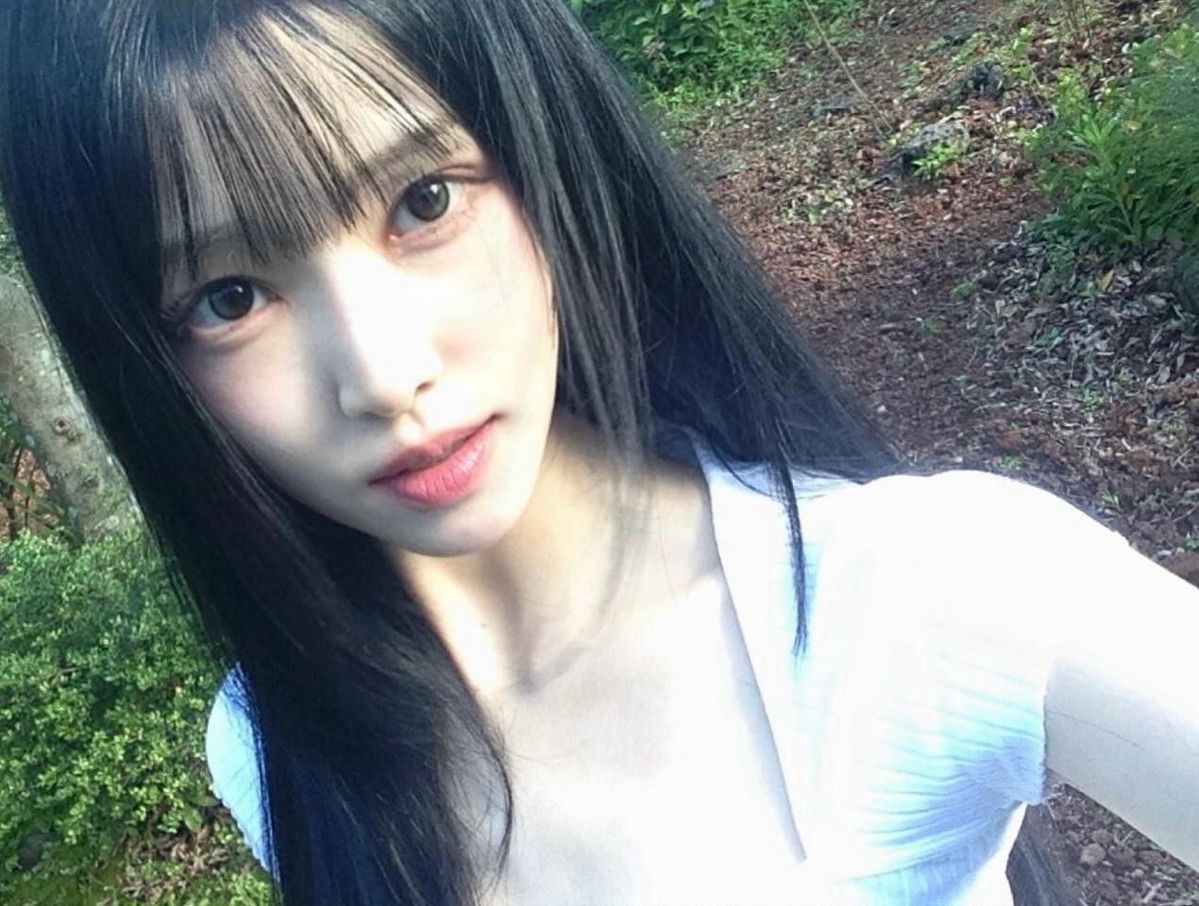 4월 25일 어썸뮤직페스티벌에서 공연하는 유주 / 이미지 출처: 인스타그램 @yuuzth