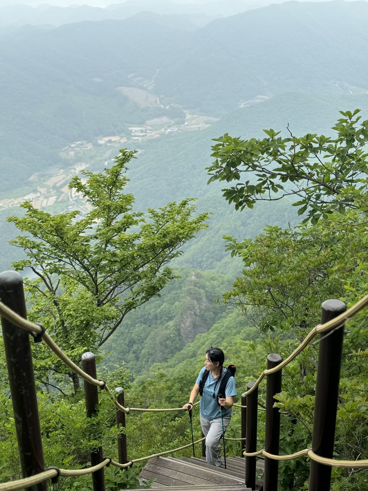 필자가 등산하는 모습 / 이미지 출처: 필자 촬영