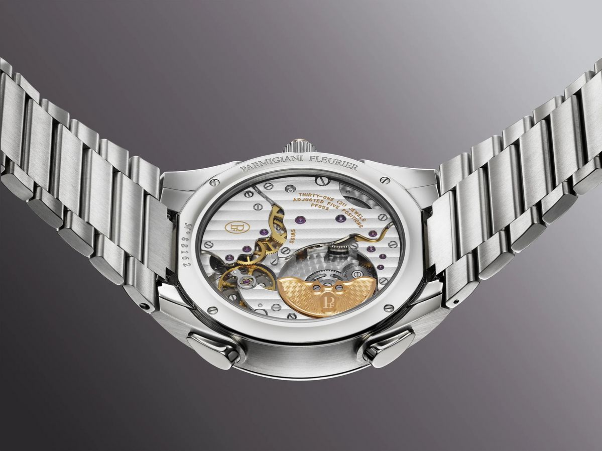 기계식 카운트다운 기능을 품고도 두께를 최소화한 무브먼트. 마이크로 로터를 통합한 정교한 설계가 돋보인다 / 이미지 출처: 파르미지아니 