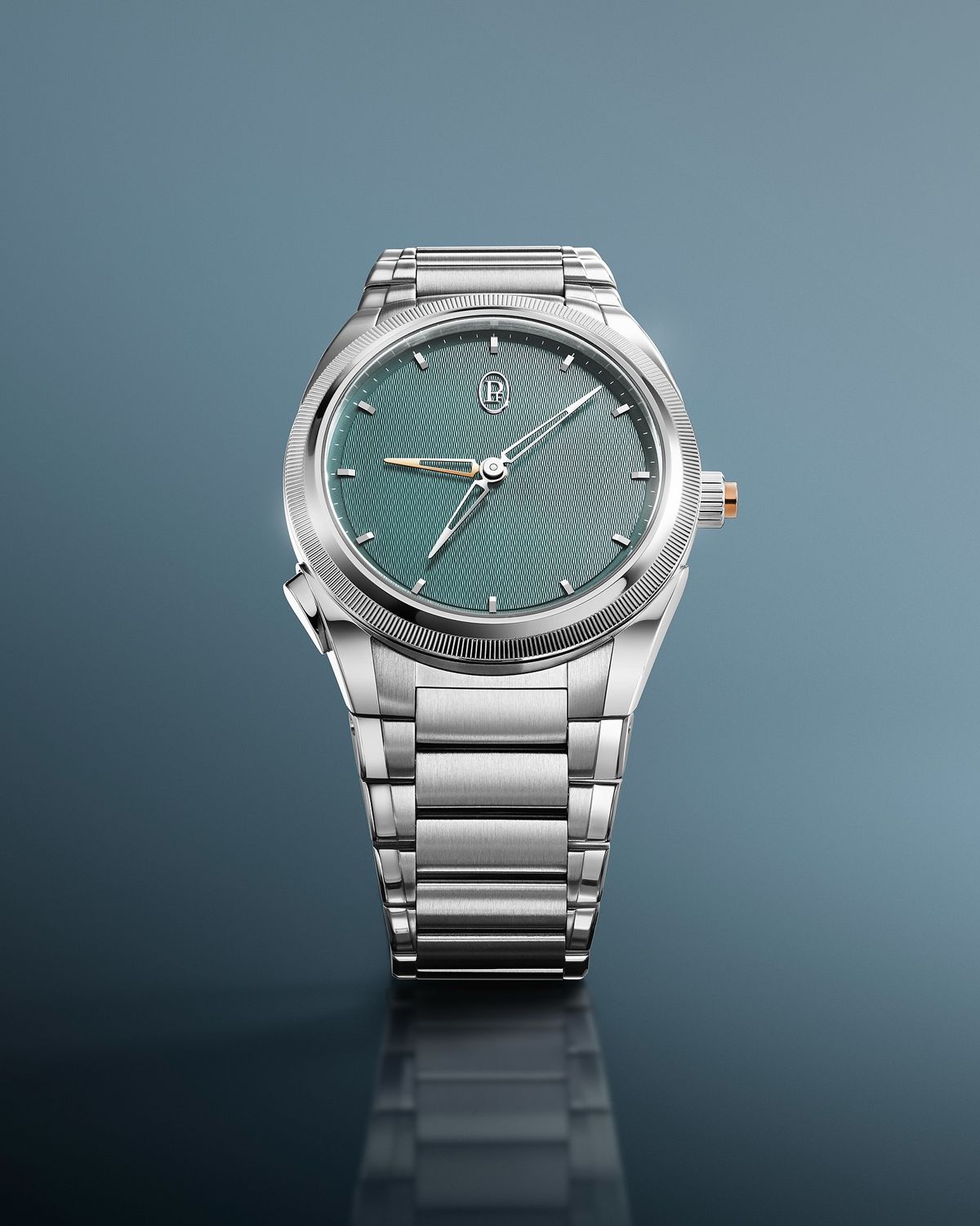 스틸 케이스에 플래티넘 950 베젤을 결합해 절제된 우아함을 발산하는 톤다 PF GMT 라트라팡테 / 이미지 출처: 파르미지아니 