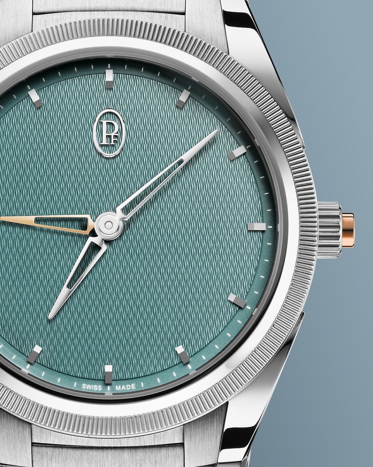 평소에는 겹쳐져 있다가 필요할 때만 푸셔를 눌러 로컬 타임과 홈 타임을 보여주는 라트라팡테 메커니즘 / 이미지 출처: 파르미지아니