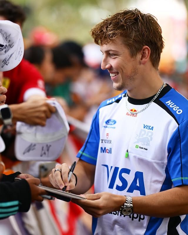 튜더의 '블랙 베이 크로노' 워치를 착용한 리암 로슨. / 이미지 출처: 인스타그램 @tudorwatch @visacashapprb