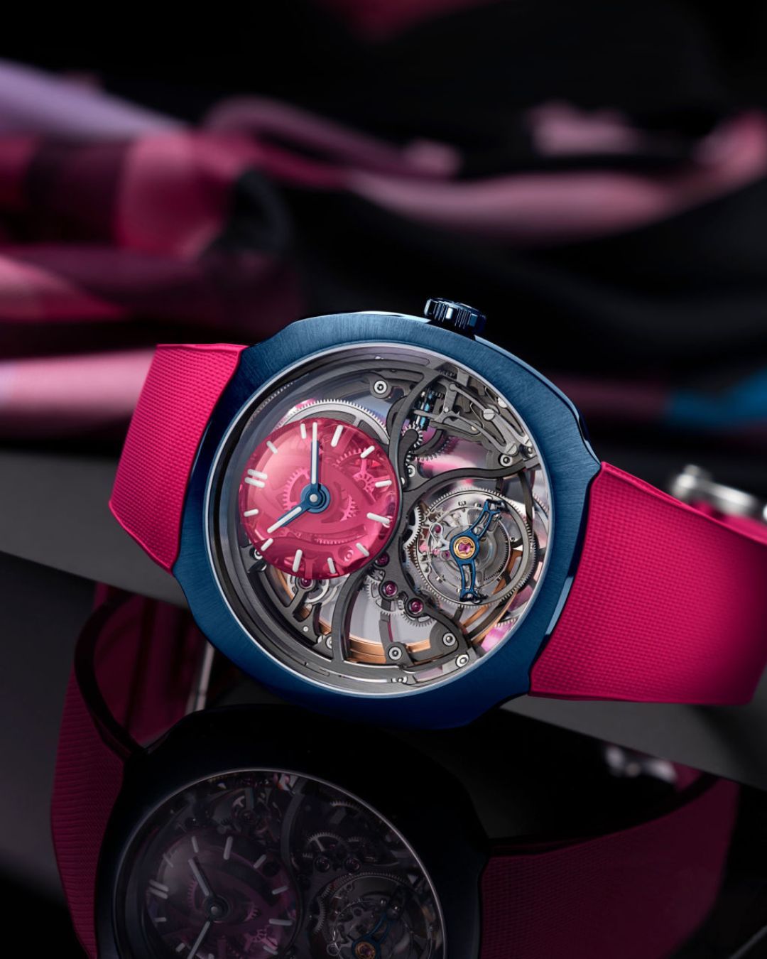 모저앤씨의 '스트림라이너 알핀 드라이버스 에디션 워치'를 착용한 피에르 가슬리. / 이미지 출처: 인스타그램 @moserwatches