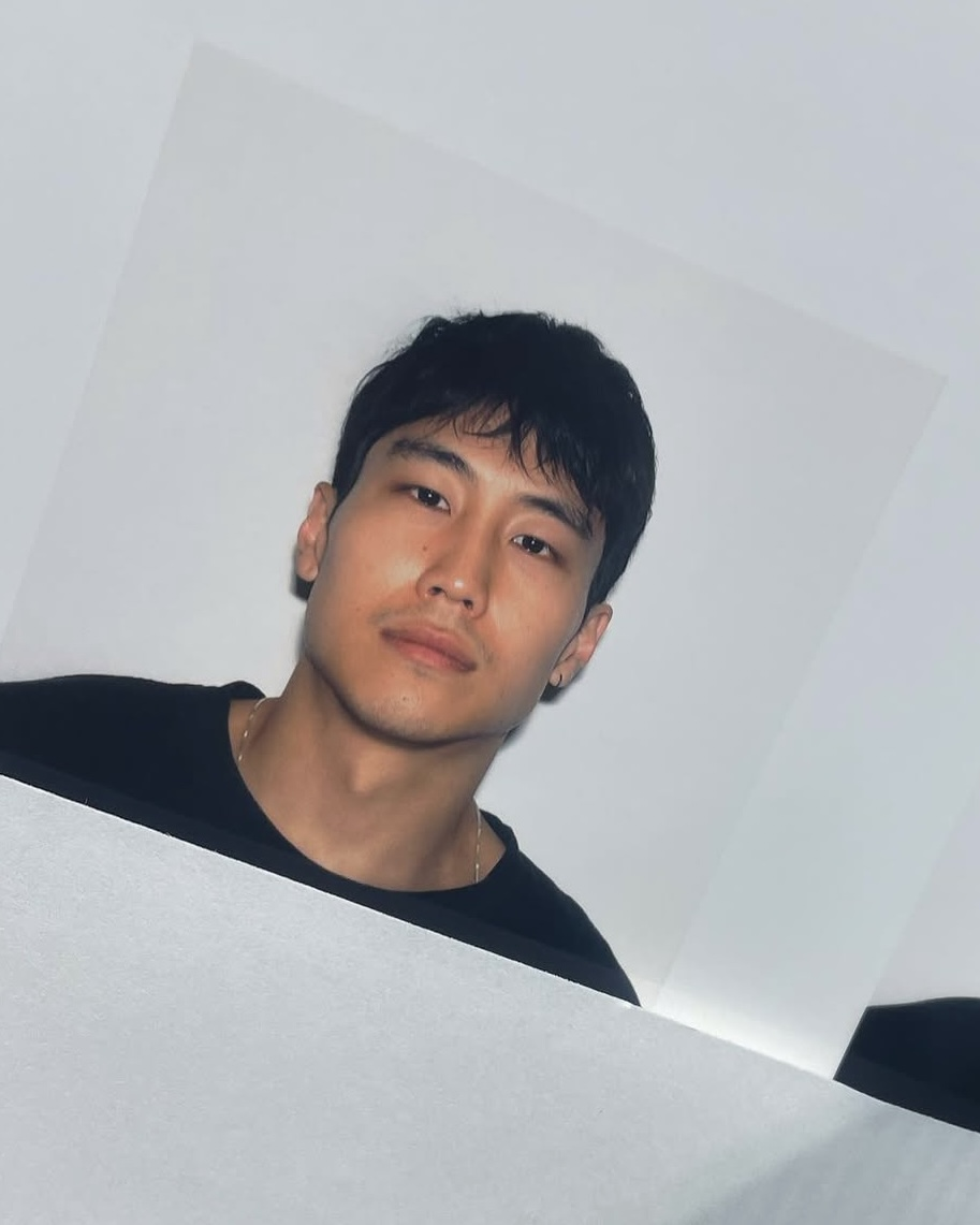 대학교를 중퇴하고 연기에 전념한 만큼 그 열정이 남다르다. / 출처: 영 마지노 인스타그램(@youngmazino)