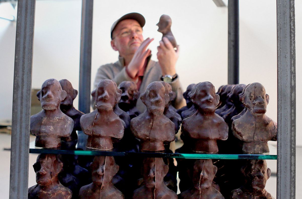 Selbstturm, Dieter Roth, NY TIMES