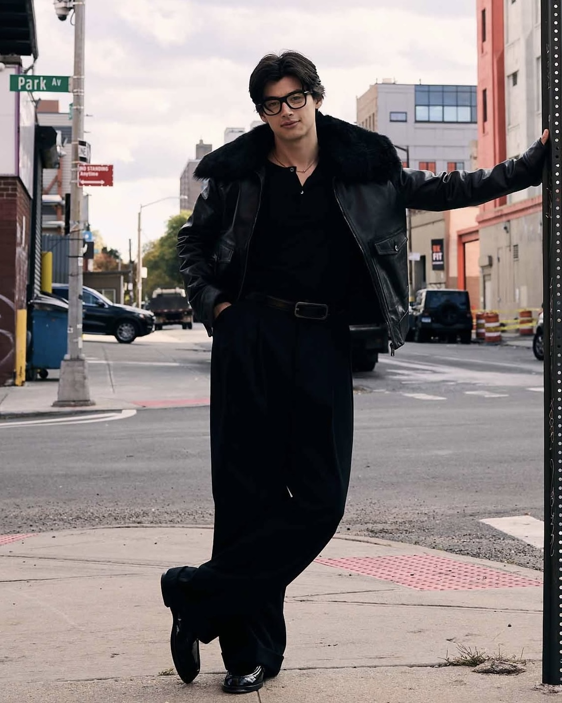 ‘부츠 캠프’에서는 삭발의 머리에도 굴하지 않는 비주얼로 화제가 되었다. / 출처: 리암 오 인스타그램(@liam__oh)