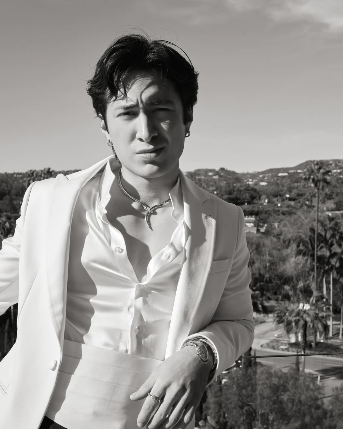 극 중에서 맡은 역과는 다르게 화끈하고 붙임성 좋은 성격이 반전 매력이다. / 출처: 허드슨 윌리엄스 인스타그램(@hudsonwilliamsofficial)