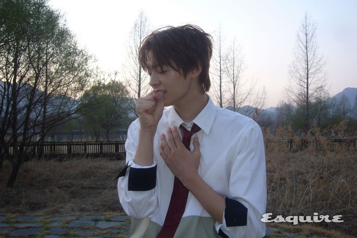 에스콰이어 화보 촬영장에서 플레어 유, 우진