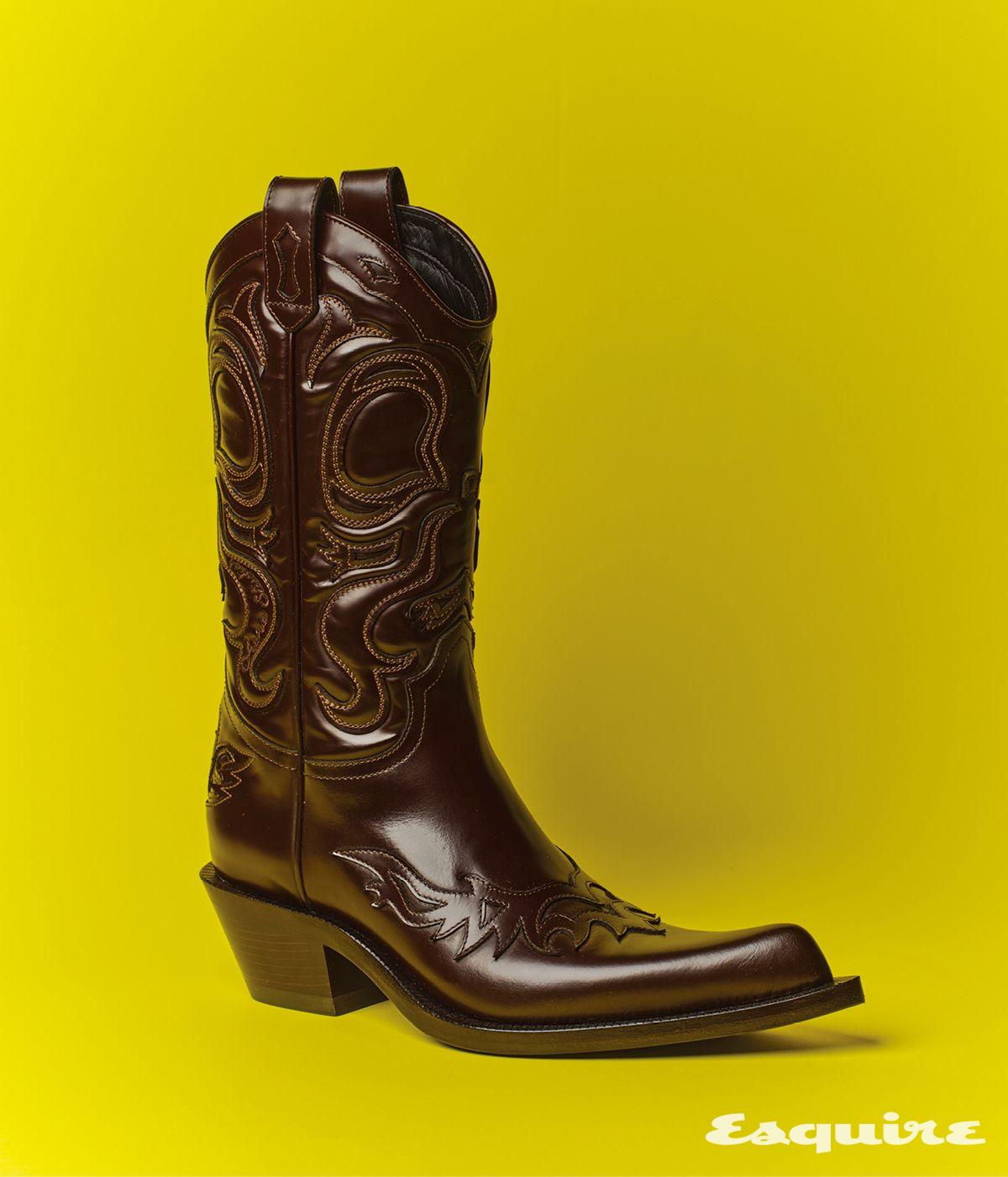 브라운 브러시 오프 레더 카우보이 부츠 295만원 아크네 스튜디오.