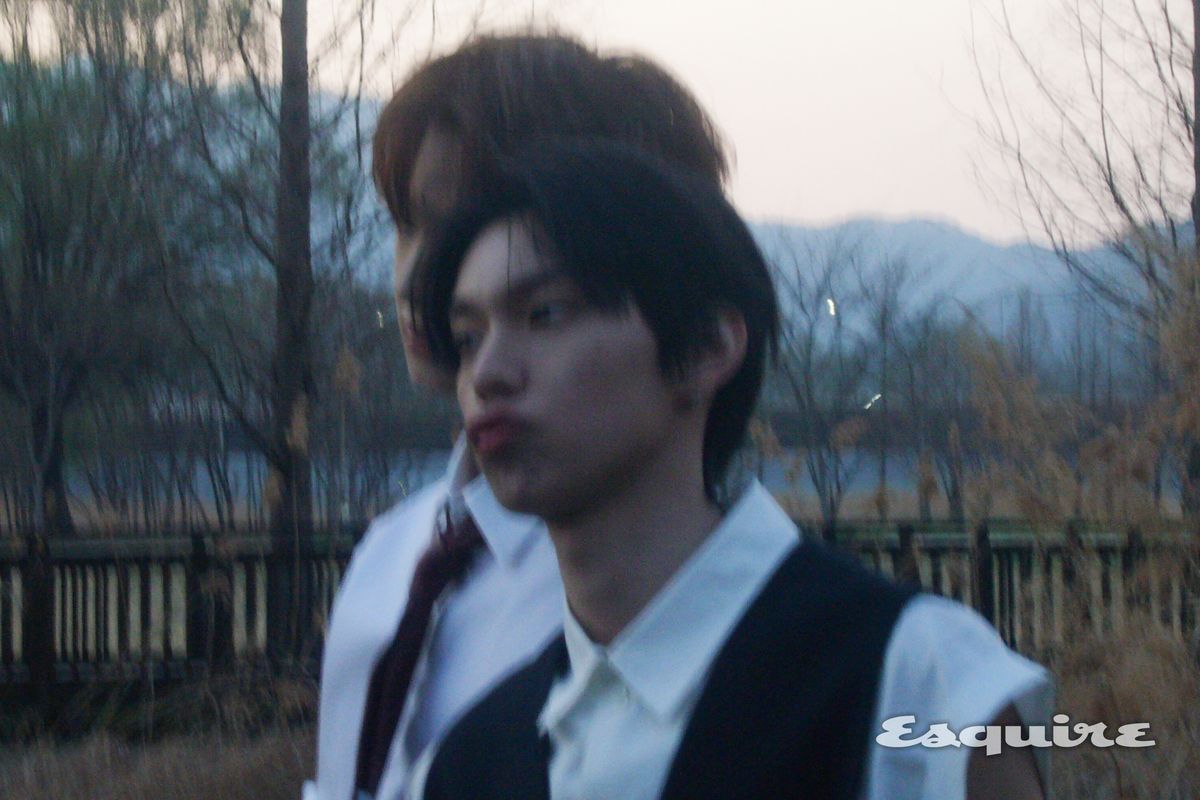 에스콰이어 x 플레어 유 5월호 두물머리 비하인드 컷 