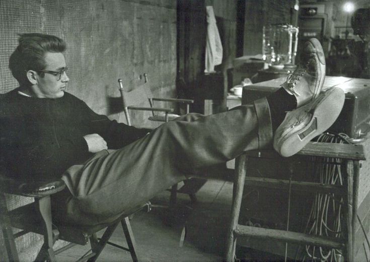 제임스 딘의 컨버스 스타일링 / 이미지 출처: 컨버스