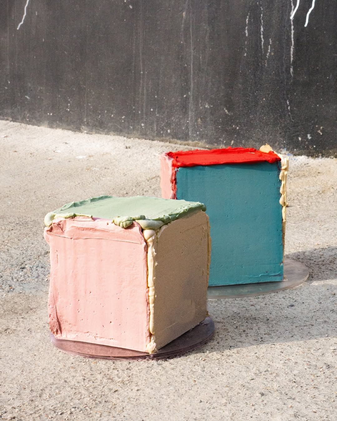 바우하우스의 학생 디자이너 알마 지도프 부셔의 작업을 오마주했다. / 출처: 로즈스튜디오 인스타그램