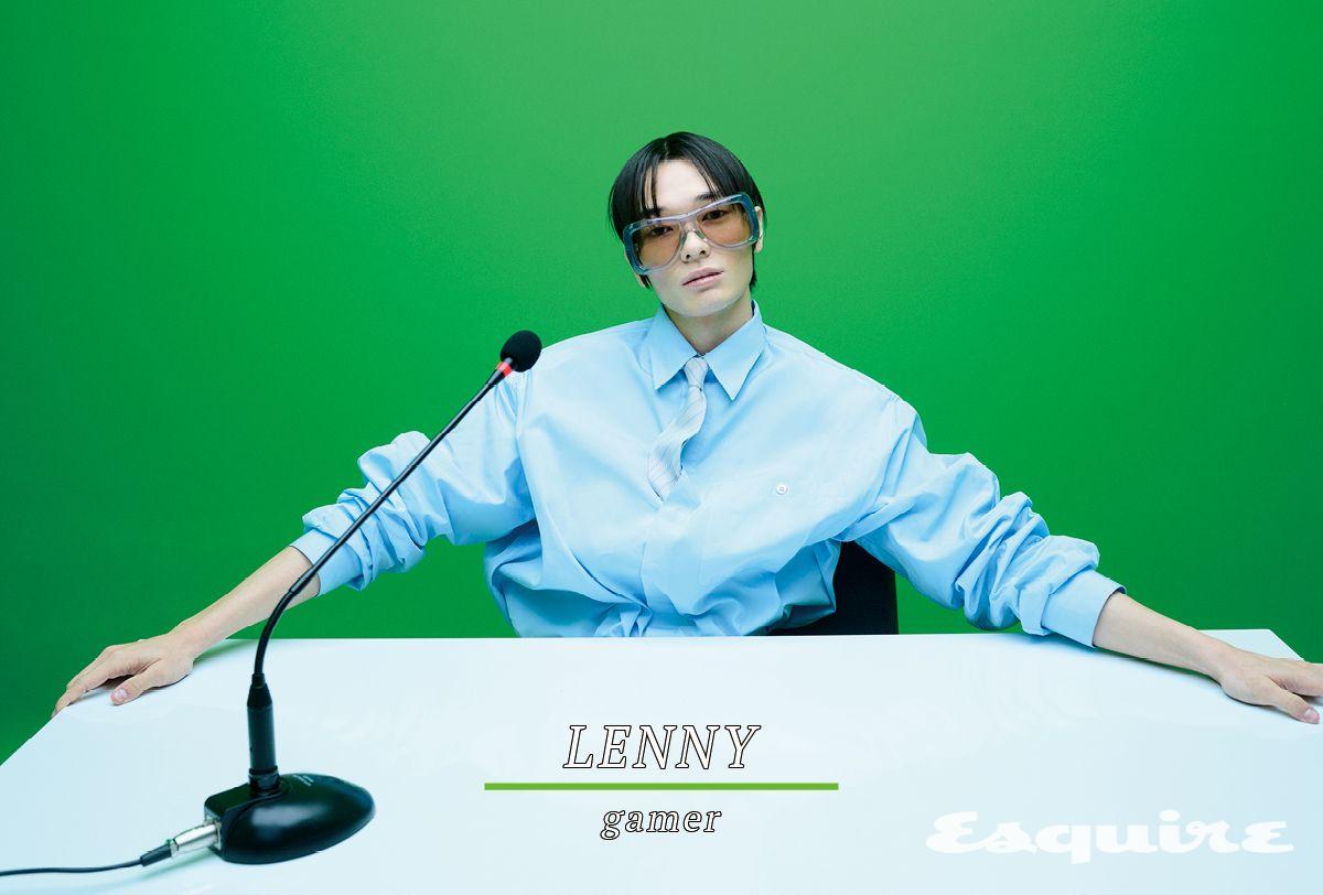 스트라이프 포플린 셔츠, 팬츠, 선글라스, 타이 모두 가격 미정 생 로랑 by 안토니 바카렐로.