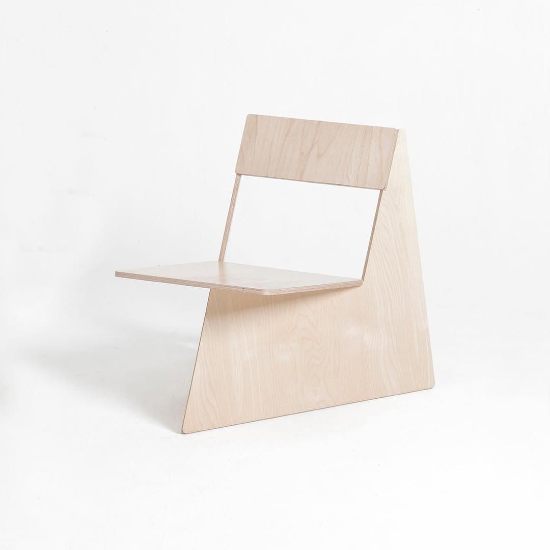 가구 제작 공정에서 발생하는 폐기물을 최소화한 Four Brothers, 2012 / 이미지 출처: @mun_seungj