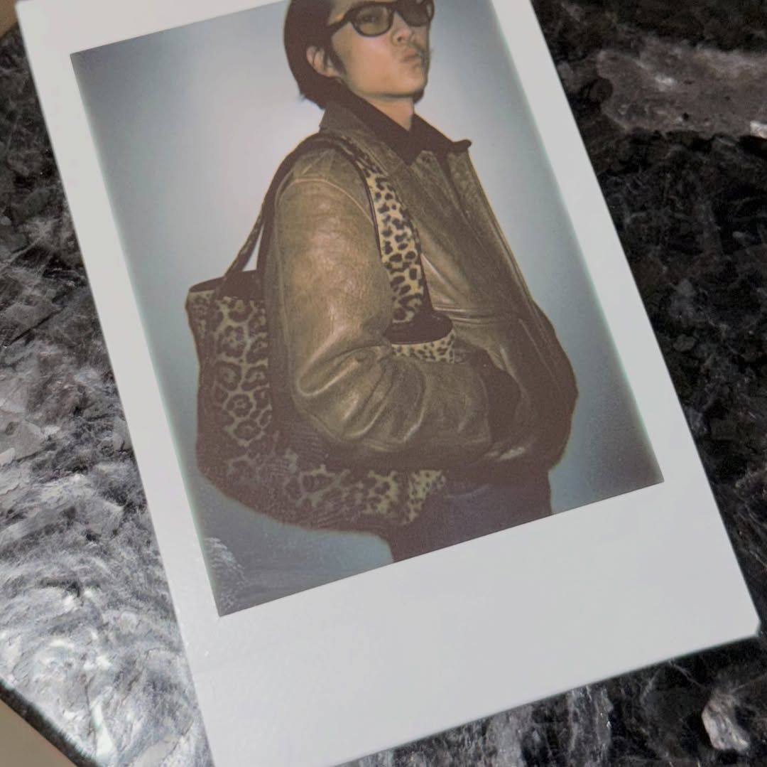 빈티지한 패턴으로 히피 무드를 연출하는 이종원 / 이미지 출처: 인스타그램 @wonjong_