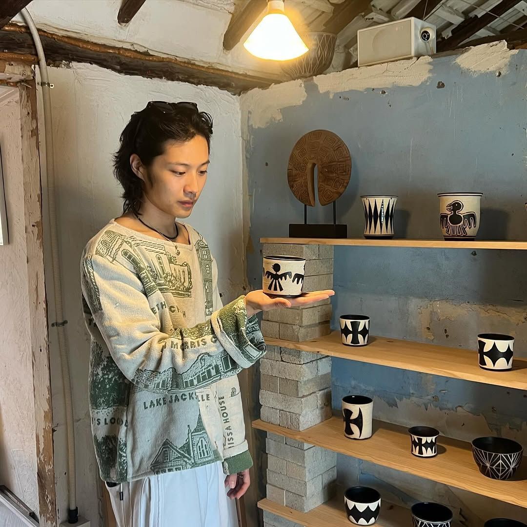 빈티지한 패턴으로 히피 무드를 연출하는 이종원 / 이미지 출처: 인스타그램 @wonjong_