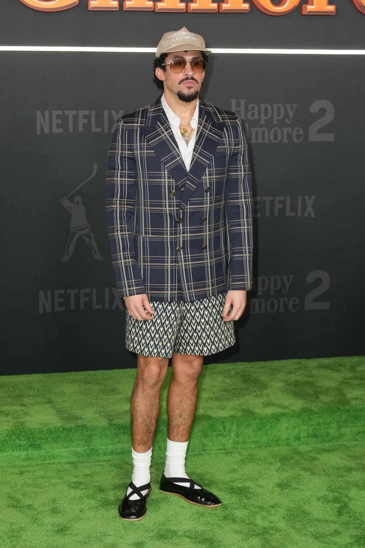 해피 길모어 2에 참석한 배드 버니의 모습 / 이미지 출처: 게티 이미지