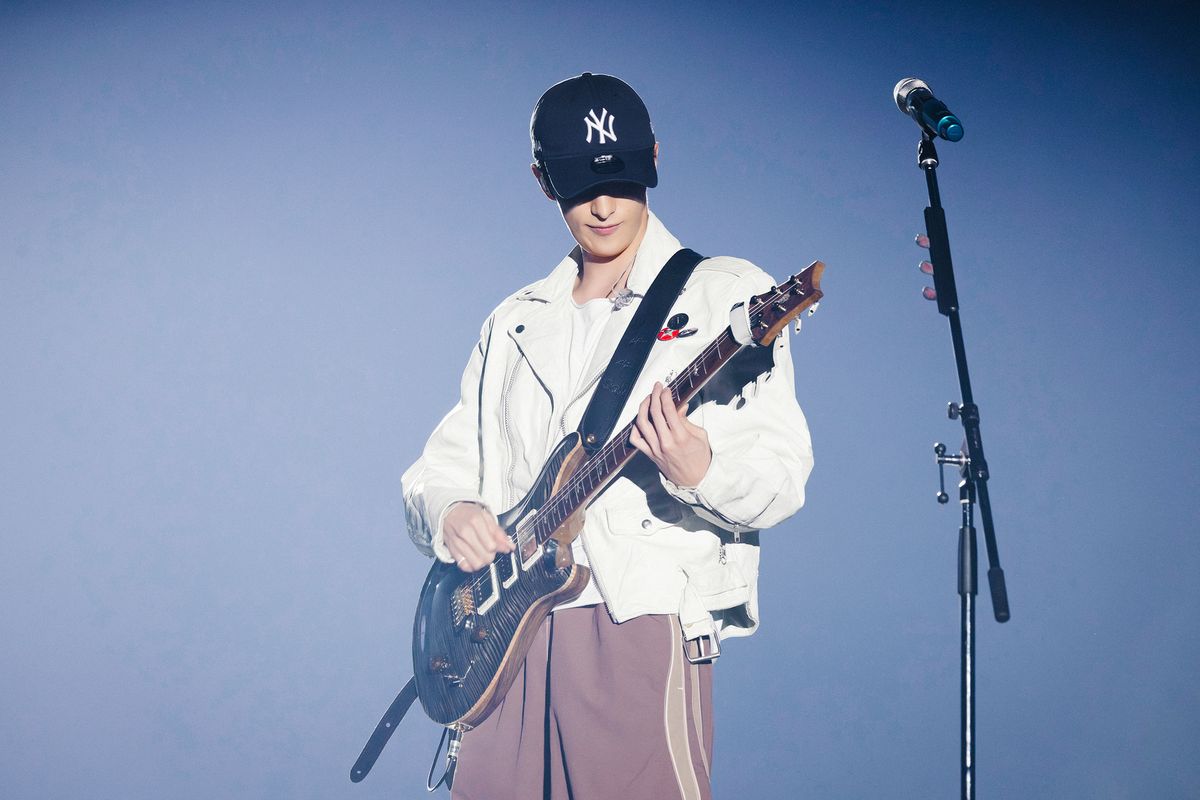 공연 리허설 중인 도겸