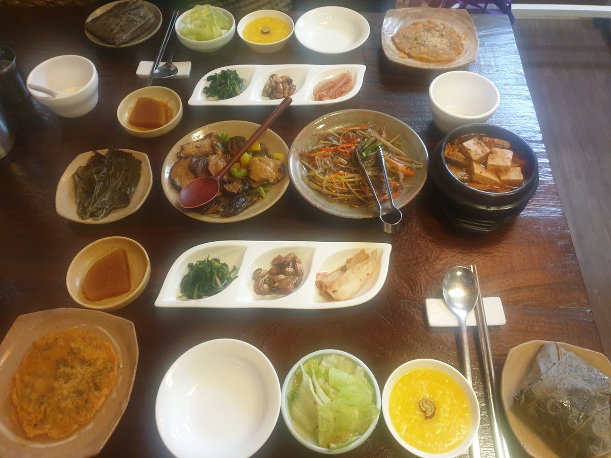 몇몇 반찬은 따로 추가 주문이 가능해 취향에 맞게 식사를 즐길 수 있다. / 출처: 마지 네이버지도 업체 등록 