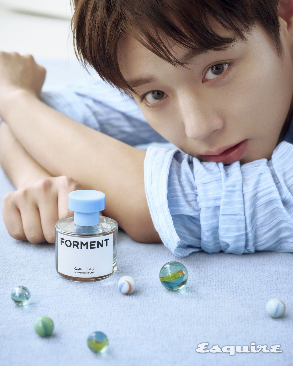 보송한 베이비 파우더 향으로 깨끗한 느낌을 선사하는 코튼베이비/50mL 4만9천원 포맨트. 셔츠 DKNY. 