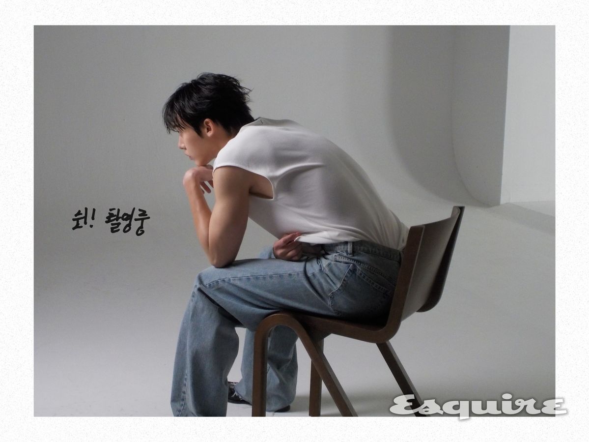 에스콰이어 화보 촬영 중인 산하