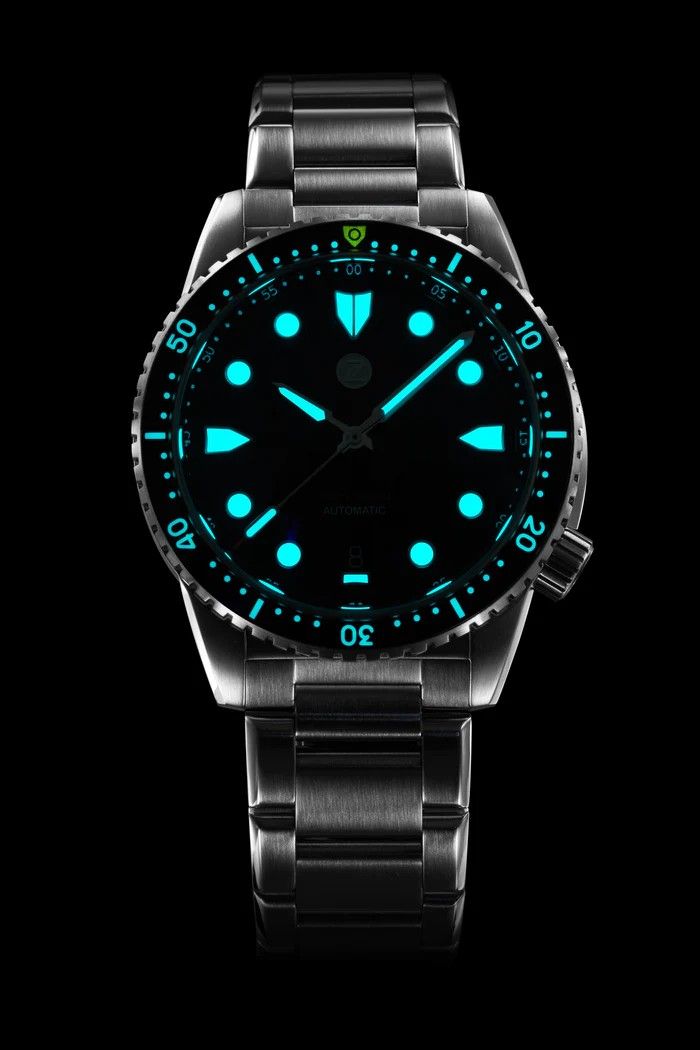 야광을 더해 수중에서도 시의성이 좋은 젤로스 마코 / 이미지 출처: zeloswatches.com