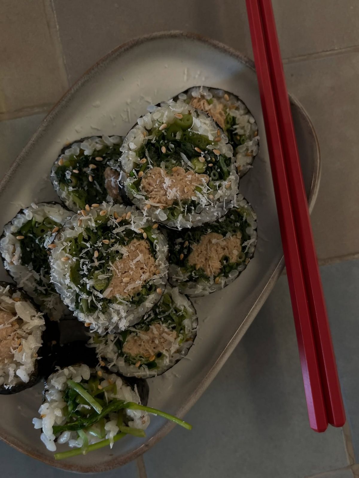 참나물과 참치가 들어간 김밥 / 출처: 빠마 인스타그램
