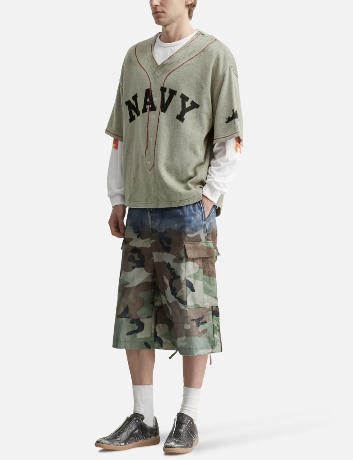 톨크(TOLQ) 그라데이션 프린티드 데님 카고쇼츠(Gradation Printed Denim Cargo Shorts) / 이미지 출처: HBX