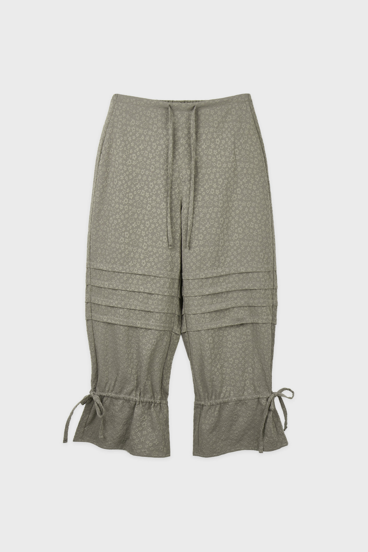 시눈의 Eyelet Ribbon Pants - Grey / 이미지 출처: 시눈
