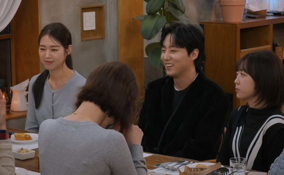 사진 속 중간 모태솔로지만 연애는 하고 싶어 시즌 2 출연자 김태훈/ 출처: 인스타그램 @netflixkr