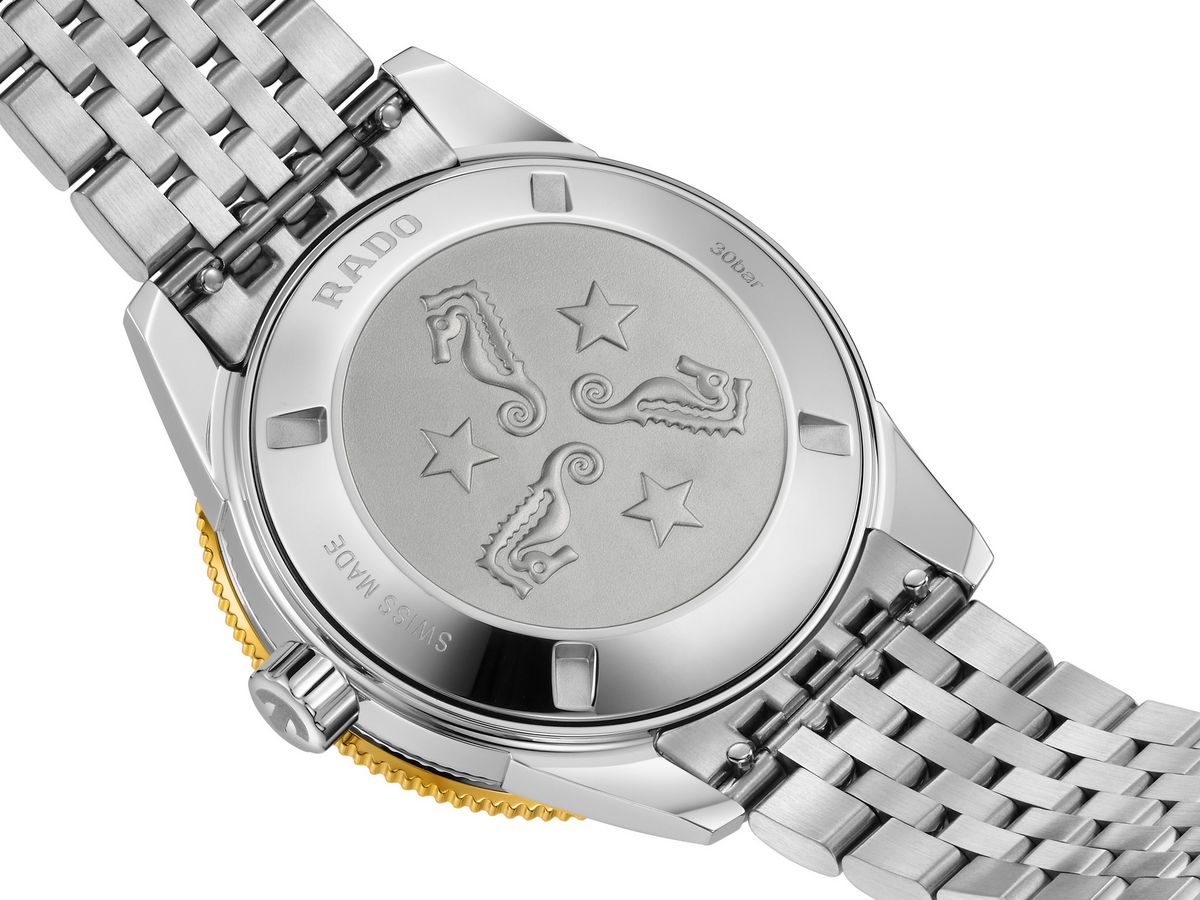 케이스백에 담긴 R763 오토매틱 무브먼트 / 이미지 출처: 라도(RADO)