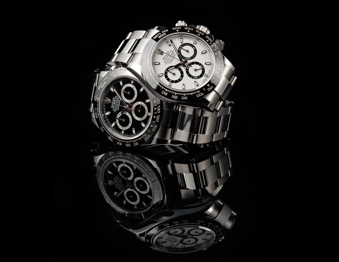 수트부터 캐주얼한 트레이닝복까지 어디에나 완벽하게 어우러지는 무결점의 스포티함을 갖춘 모델 / 이미지 출처: BOB'S