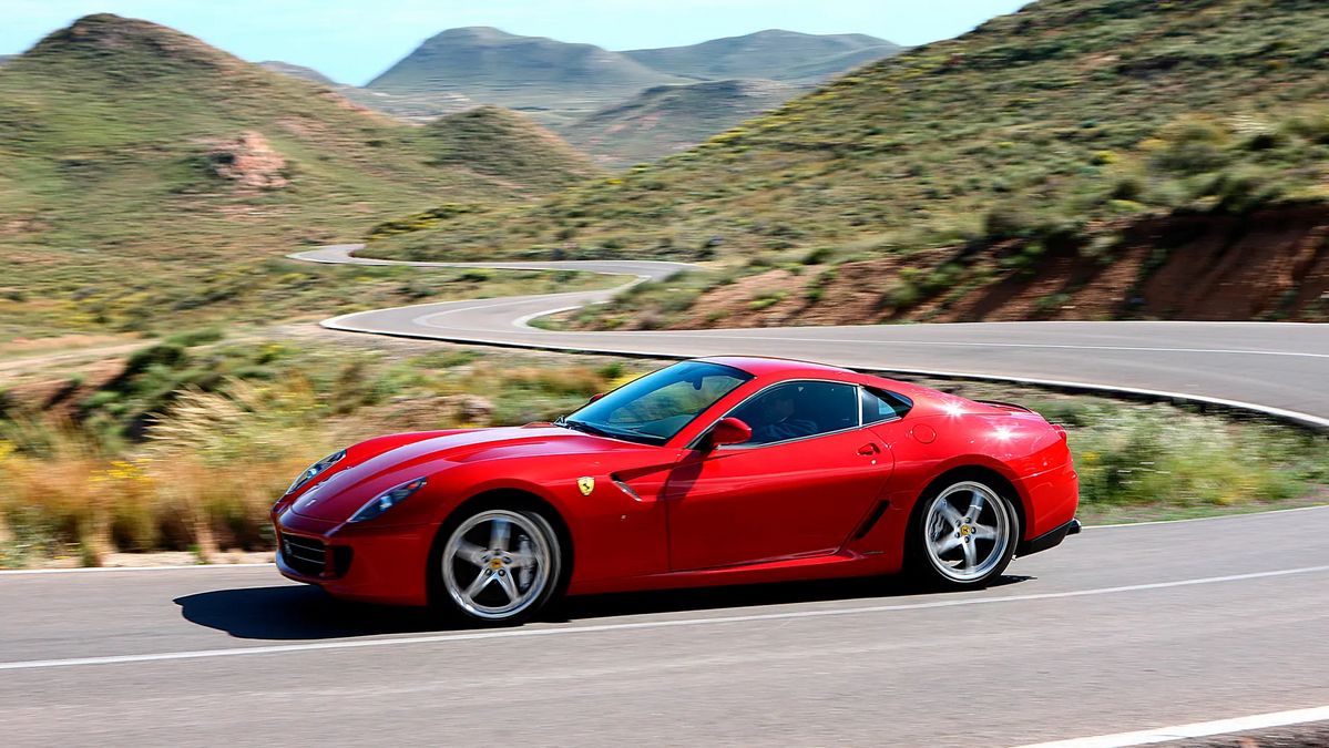 최고출력 620마력을 뿜어내는 6.0L V12 자연흡기 엔진을 탑재한 페라리 599 GTB 피오라노 / 이미지 출처: Paul Horrell