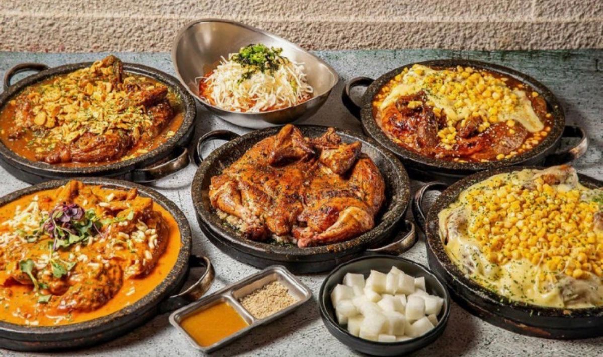 훈연한 닭과 누룽지를 함께 즐길 수 있는 장작집 / 이미지 출처: 네이버 지도 업체 제공