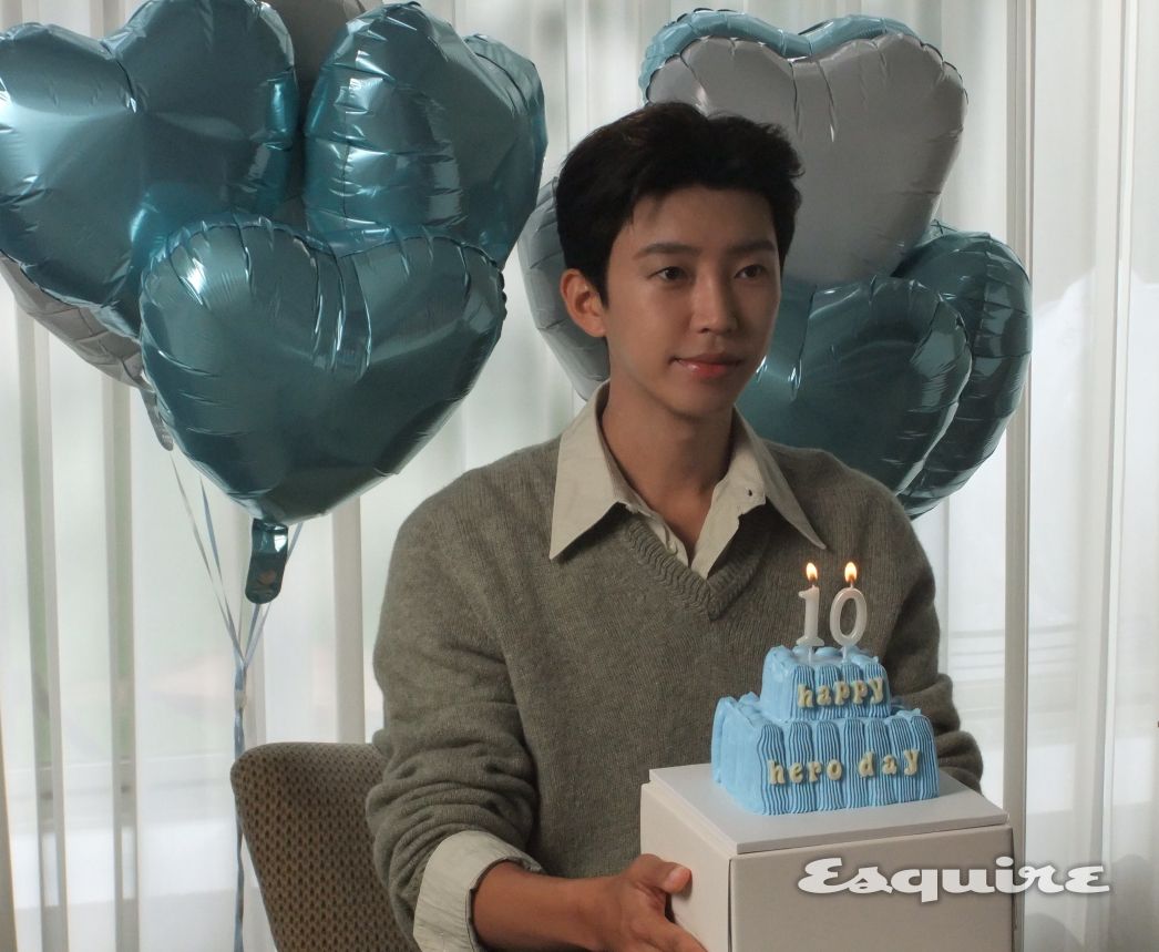 데뷔 10주년을 맞아 에스콰이어와 9월호 커버 촬영을 진행한 임영웅 / 이미지 출처: 에스콰이어