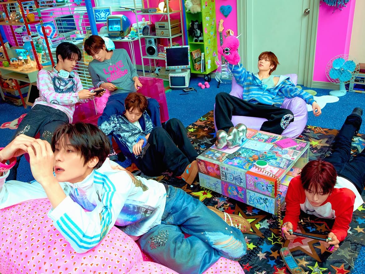 선명한 컬러와 자유로운 포즈로 표현한 NCT WISH의 ‘Lover Boy’ 콘셉트. / 이미지 출처: 엔시티 위시 인스타그램 @nctwish_official