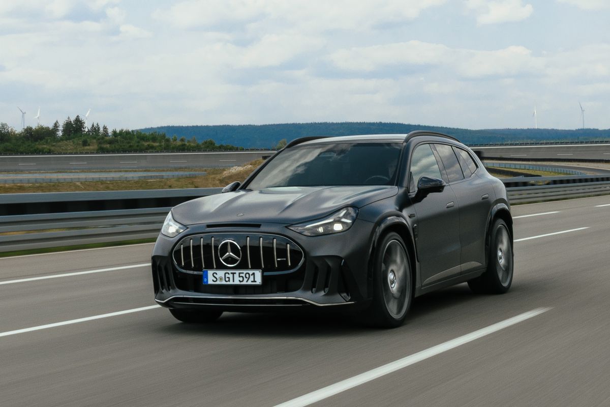 조용히 달리고 싶은 순간에는 사운드를 사일런트로 변경 가능. / 이미지 출처: Mercedes-Benz