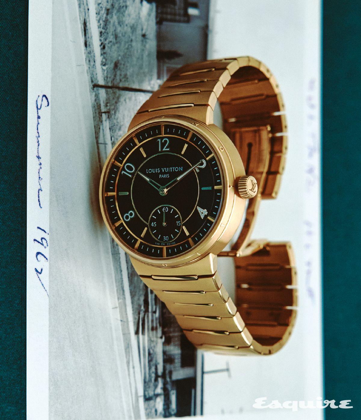 로즈 골드 일체형 브레이슬릿에 40mm 브라운 다이얼을 갖춘 땅부르 워치 루이 비통.