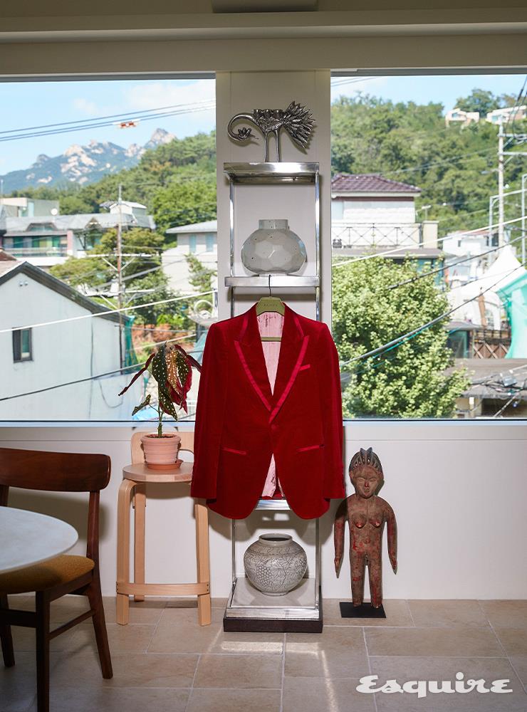 벨벳 이브닝 재킷 440만원 구찌.