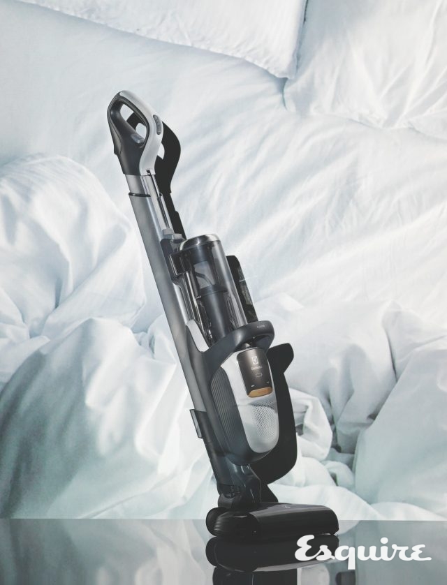 배터리 36V 리튬 이온 사용 일반 모드 기준 최대 60분, 가장 센 모드 기준 최대 17분 / 길이 최저 84cm, 최장 120cm / 가격 74만9000~99만9000원