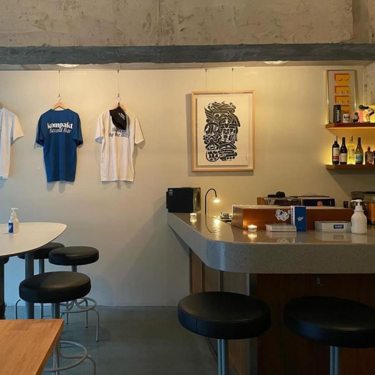 콤팩트 레코드 바 @kompaktrecordbar