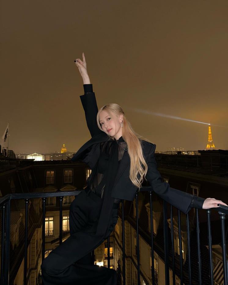 @roses_are_rosie