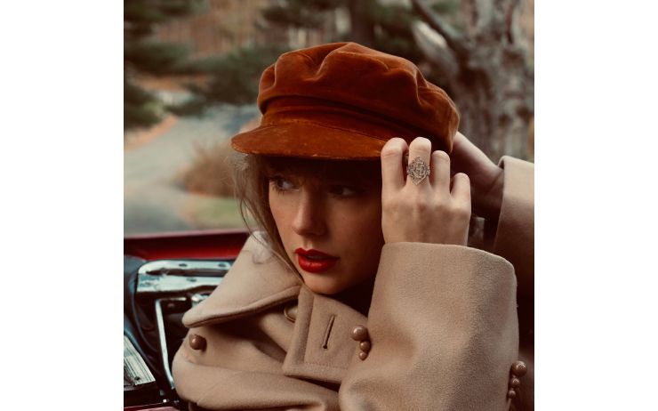 All too well / 수억 스위프티스의 눈물샘을 자극하는 곡. 팝스타 진화를 선언한 <Red> 앨범에서 테일러 스위프트 서사의 핵심은 진솔한 이야기와 자전적 메시지라는 점을 알린 개인적인 ‘최애곡’이다. 가장 개인적인 이야기가 가장 사회적인 법. 팬덤 컬처와 슈퍼팬 현상을 예언한 곡이기도 하다. 10분이 넘는 테일러스 버전은 빌보드 핫 100 의 역사상 정상을 차지한 노래 중 가장 길다.