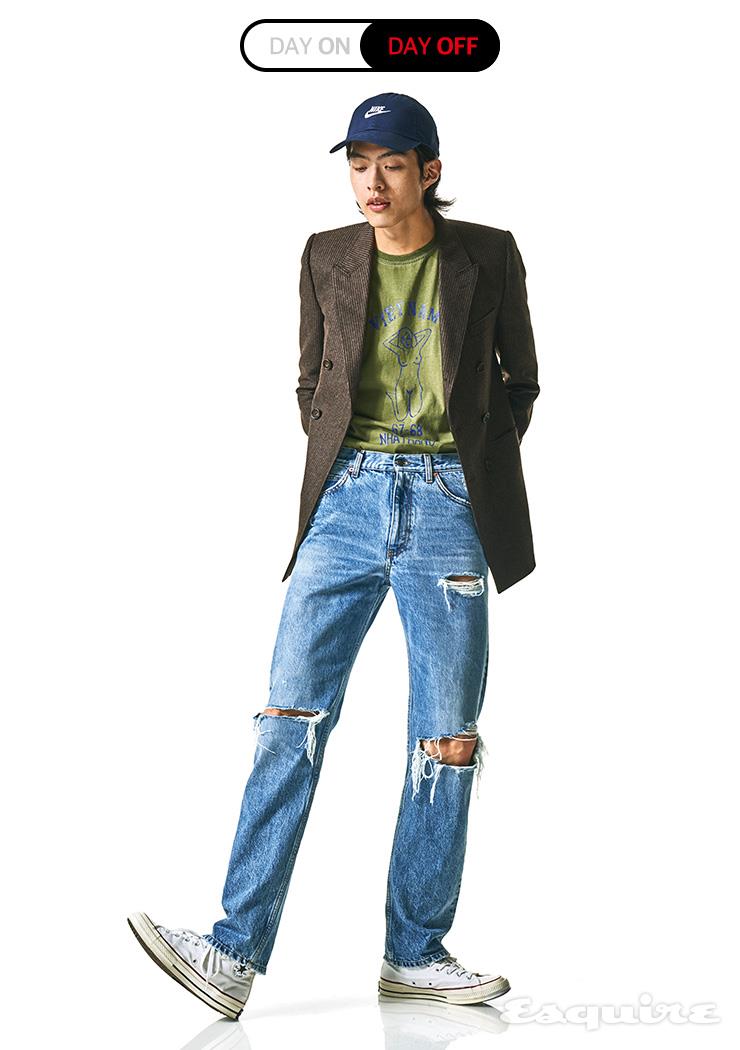 재킷 가격 미정 셀린느 옴므 by 에디 슬리먼. 티셔츠 14만원대 와일드 동키 by 샌프란시스코 마켓. 데님 팬츠 94만원 구찌. 빈티지 캔버스 스니커즈 9만원대 컨버스. 네이비 캡 2만원대 나이키.